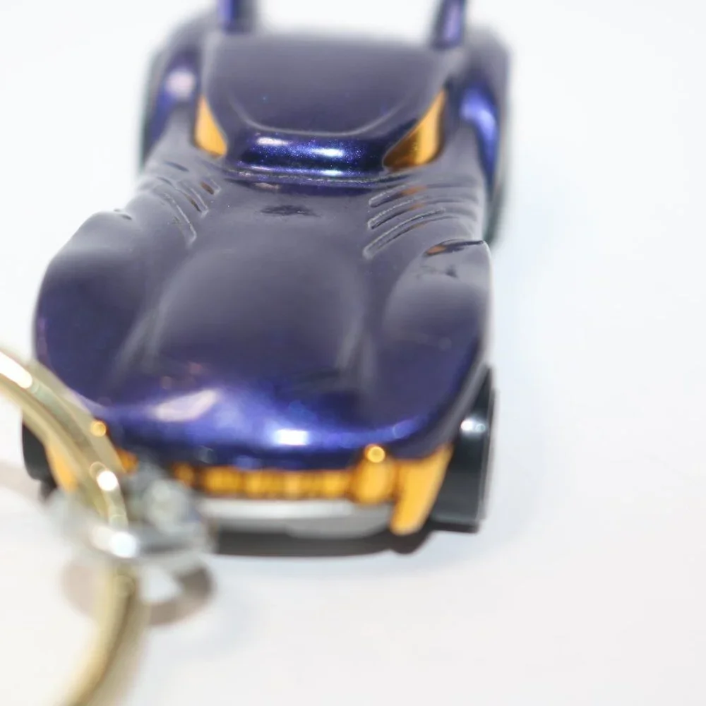 Hot Wheels multipack 2016 purple Howlin' Heat CUSTOM keychain